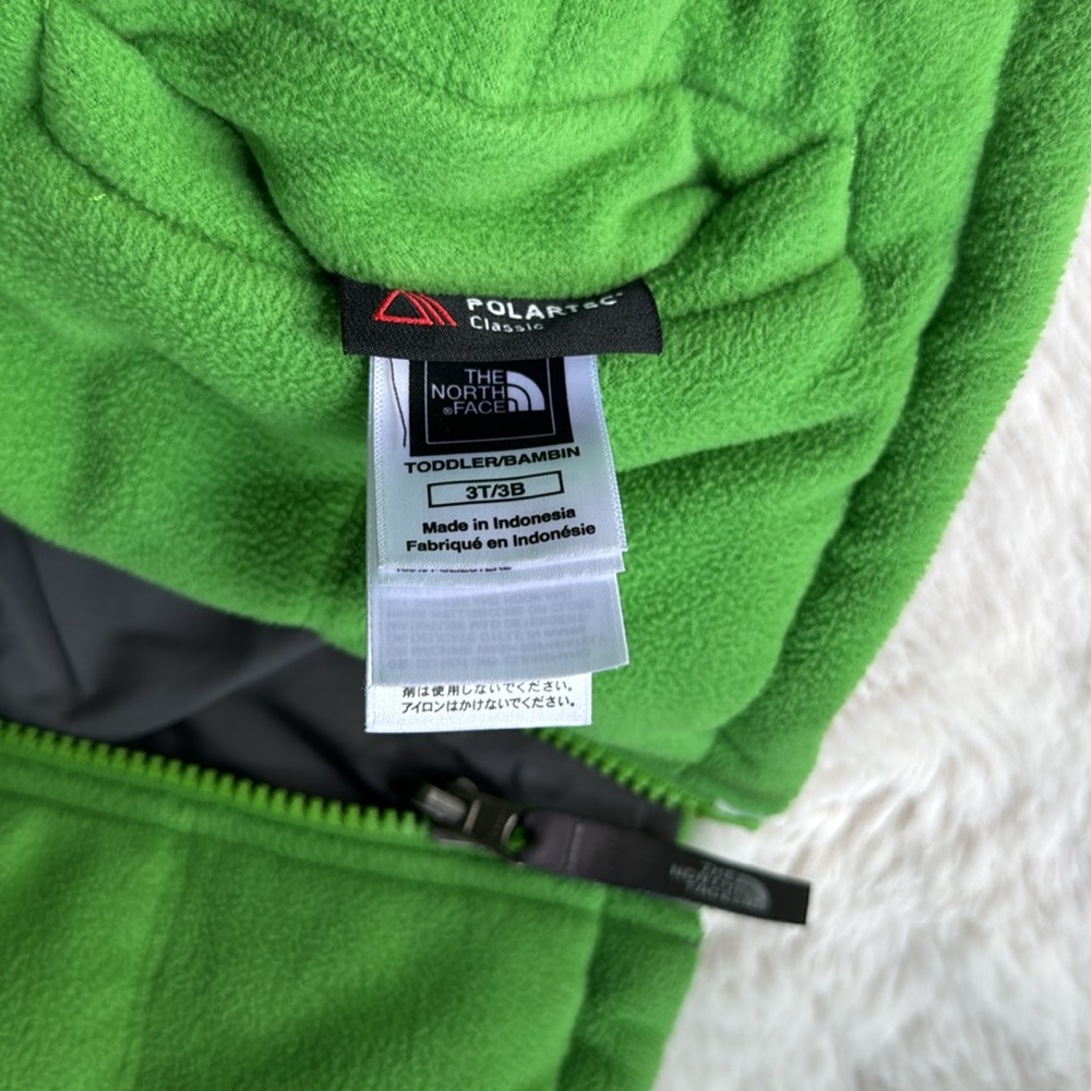 The North Face Reversible Jacket, size 3T - Picture 5 of 5